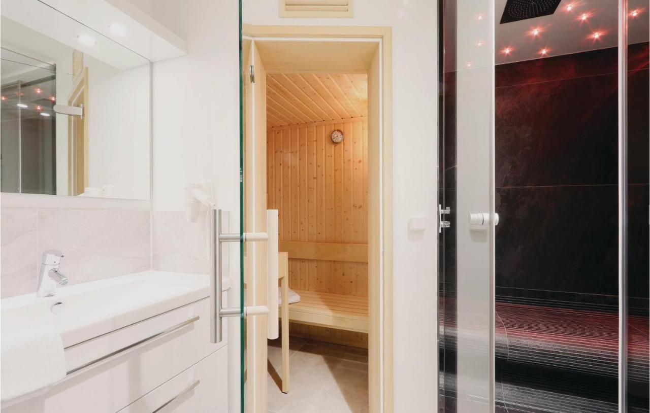 Nice Apartment In Luebeck Travemuende With Sauna Ngoại thất bức ảnh